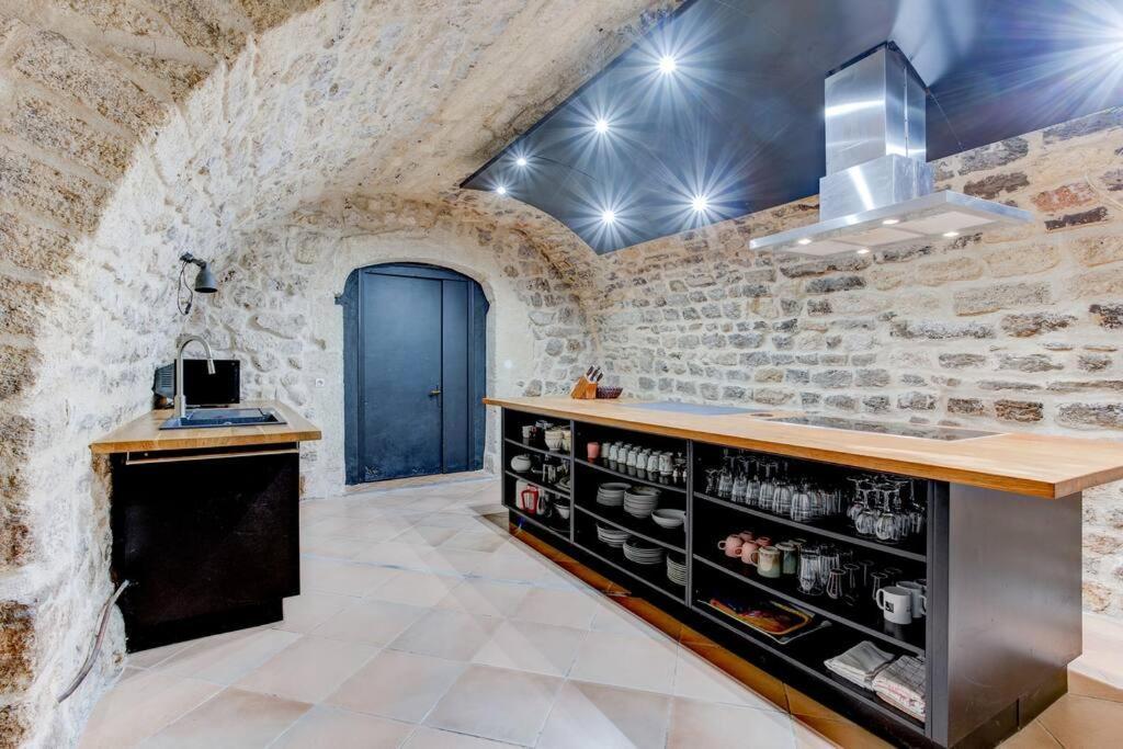 Stunning Medieval Getaway ヴィック・ラ・ガルディオル エクステリア 写真