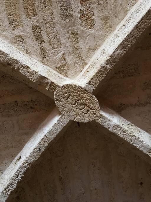 Stunning Medieval Getaway ヴィック・ラ・ガルディオル エクステリア 写真
